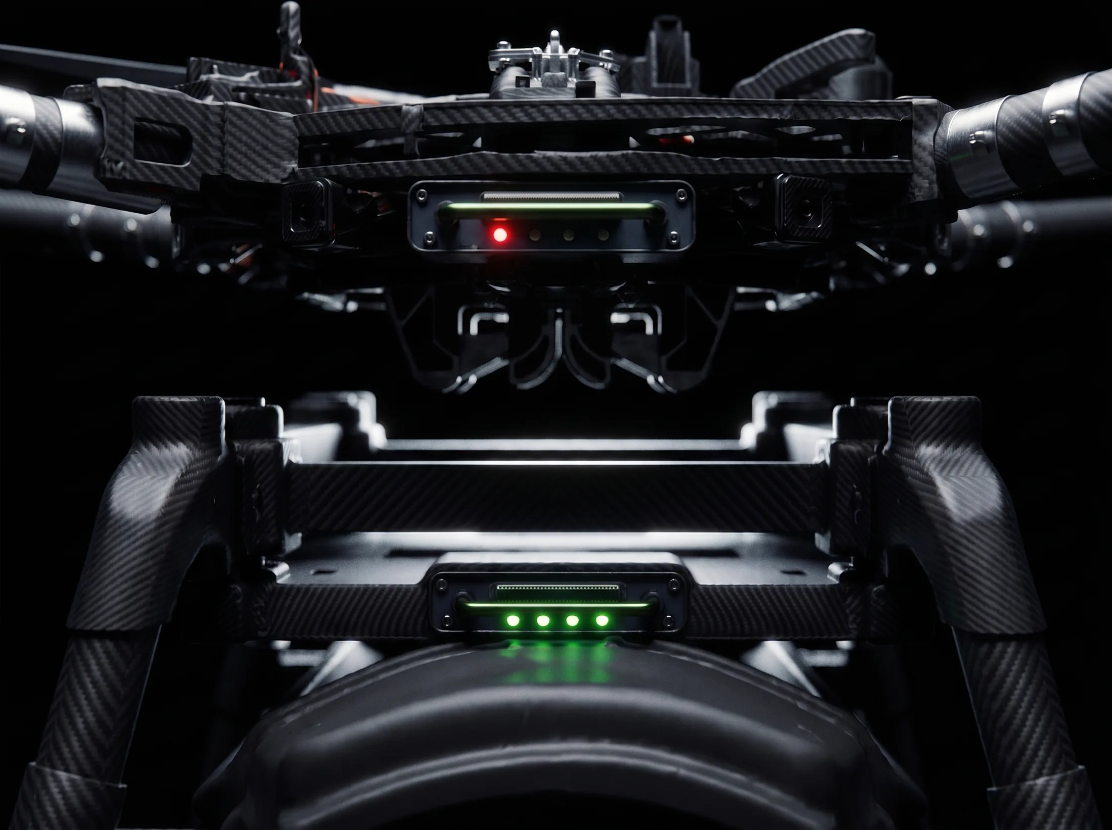 Macro on the attachment connector, indicator lit to show a full tank